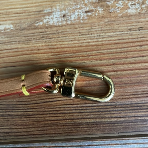 🎉HOST PICK🎉 Louis Vuitton Monogram Pochette Accessories - Picture 14 of 15